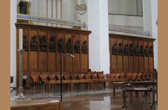 Frauenkirche Statues of the Apostles