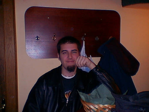 Irish Pub - Dave with Garlic Bread